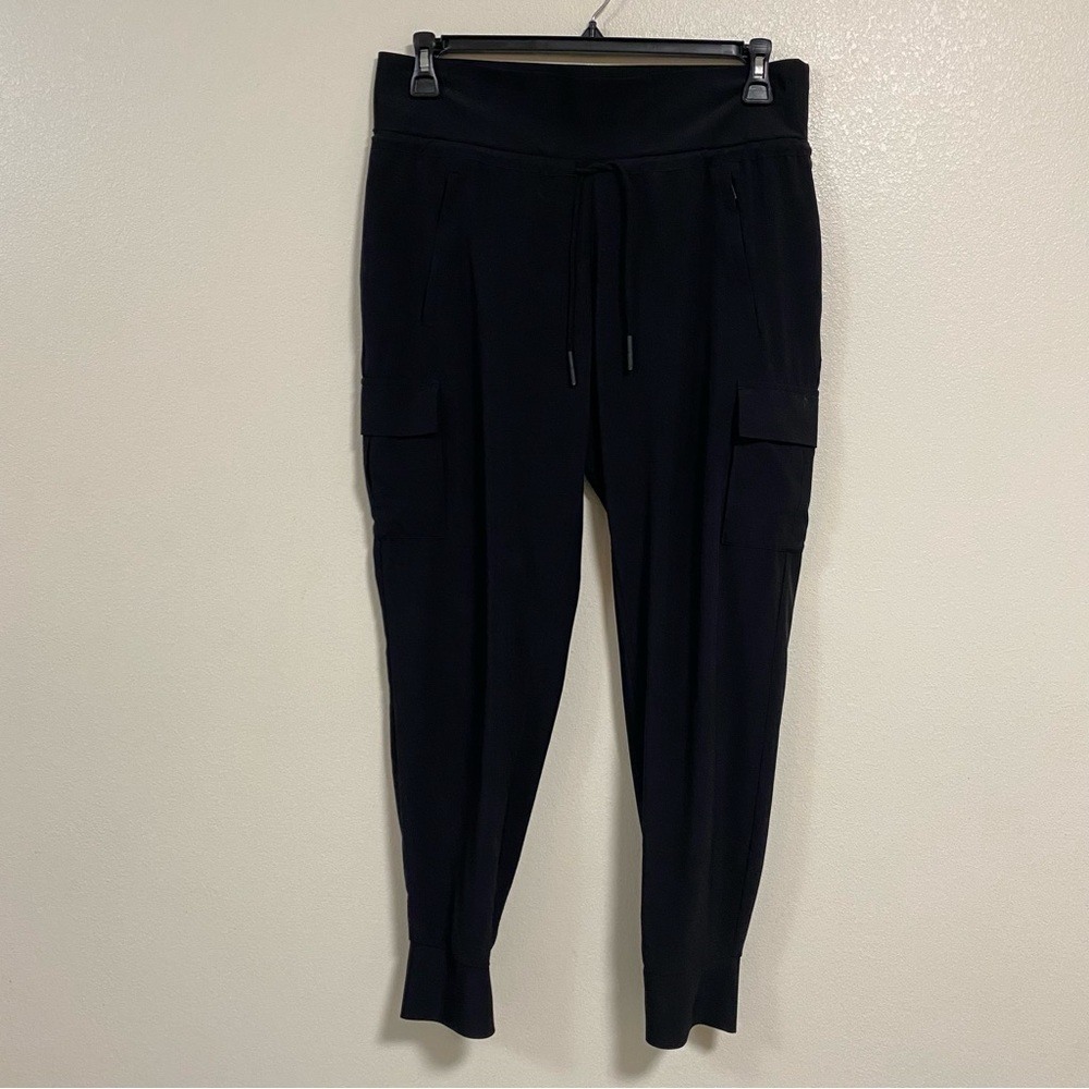 Athleta Pull on Cargo Joggers Black size 10